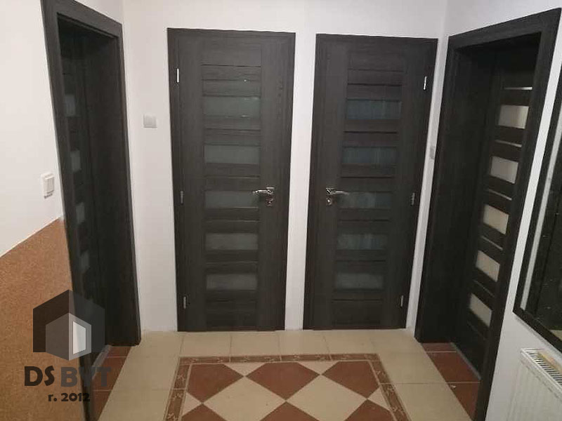 DS BYT Centrum, predajňa dverí a podláh, predaj a montáž interiérových dverí