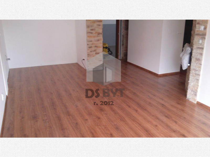 DS BYT Centrum, predajňa dverí a podláh, predaj a pokládka plávajúcej podlahy