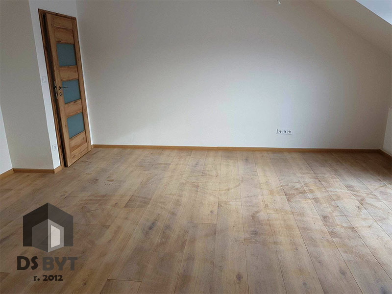 DS BYT Centrum, predajňa dverí a podláh, predaj a pokládka plávajúcej podlahy