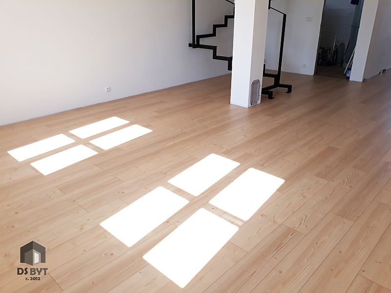 DS BYT Centrum, predajňa dverí a podláh, predaj a pokládka plávajúcej podlahy