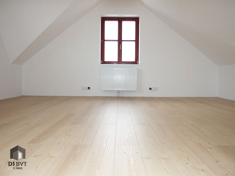 DS BYT Centrum, predajňa dverí a podláh, predaj a pokládka plávajúcej podlahy