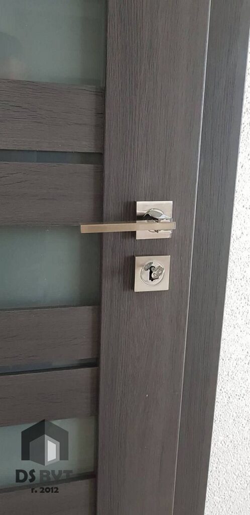 DS BYT Centrum, predajňa dverí a podláh, predaj a montáž interiérových dverí